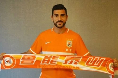 Phớt lờ Chelsea, "sát thủ" Italia đầu quân ở... Trung Quốc