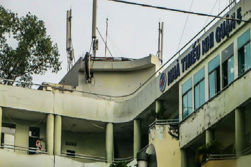 Bảo vệ nhà thiếu nhi tử vong có con dao cắm trên ngực