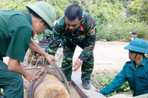 San ủi vườn, phát hiện quả bom nặng 340kg