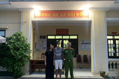 Khuyên nhủ 1 thanh niên từ bỏ ý định... nhảy cầu Thăng Long