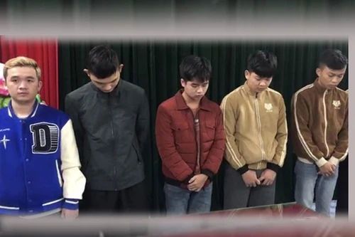 Bắt nhóm đối tượng rửa tiền và chiếm đoạt tài sản