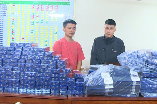 Dùng xe Camry chở hàng cấm, nhóm đối tượng bị bắt giữ