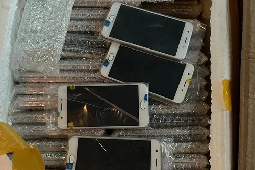 Phòng Cảnh sát kinh tế thu giữ trên 5.000 điện thoại và linh kiện các loại