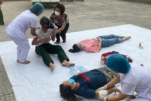 Phối hợp, xử lý tình huống cháy giả định phức tạp