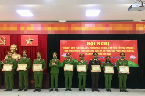 Khen thưởng nhiều tập thể, cá nhân có thành tích xuất sắc trong công tác đảm bảo ANTT 