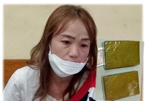 Bắt quả tang đối tượng vận chuyển 2 bánh heroin