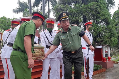  Đẹp mãi tuổi 20 người lính cứu hỏa Đỗ Đức Việt