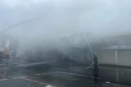 Xử lý tình huống giả định có 2 người bị mắc kẹt trong tòa nhà ở bến xe Giáp Bát