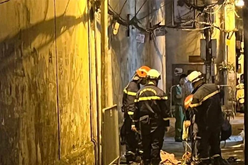 Thang máy rơi làm 2 người tử vong