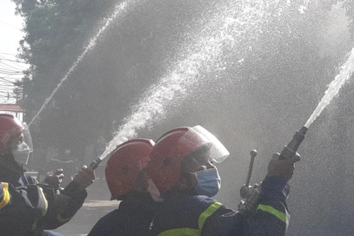 Diễn tập chữa cháy, cứu hộ quy mô tại làng miến lớn nhất Hà Nội