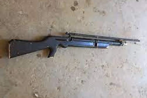 Tạm giữ hình sự đối tượng dùng súng đe dọa giết người