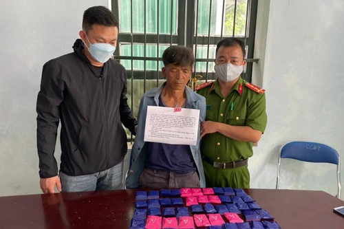 Bắt đối tượng vận chuyển 12.000 viên ma túy tổng hợp