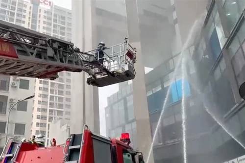  Xử lý tình huống cháy giả định tại Văn phòng tòa Dolphin Plaza