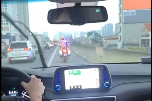 Cảnh sát giao thông kịp thời "mở đường" đưa người đi cấp cứu