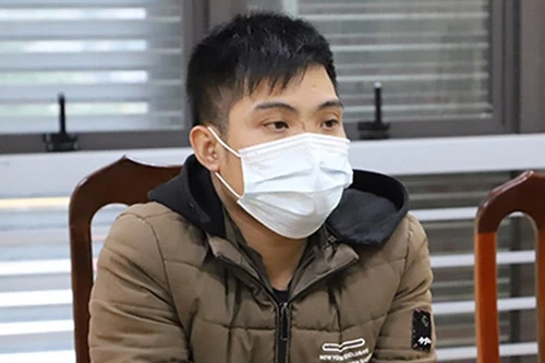 Vận động đối tượng truy nã đầu thú 