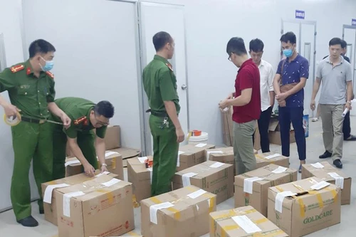 Khởi tố 2 đối tượng sản xuất, buôn bán thực phẩm chức năng giả 