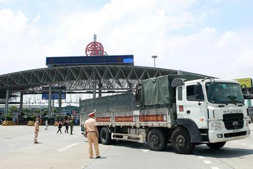 Hà Nội tiếp tục kiểm soát người ra, vào thành phố để đảm bảo phòng dịch