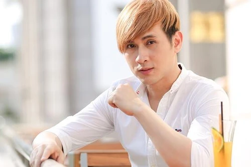 Ca sĩ Nguyên Vũ lên tiếng về tin đồn “sống ảo” 