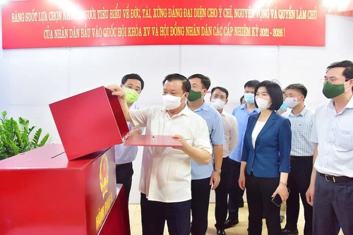 Hà Nội hòa cùng niềm vui lớn trong ngày hội non sông 