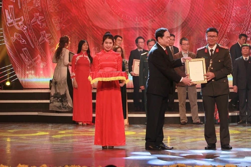 Những câu chuyện cảm động là chất liệu tạo nên tác phẩm xuất sắc