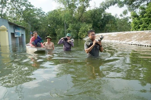 Phóng viên ảnh - những chặng đường tác nghiệp 