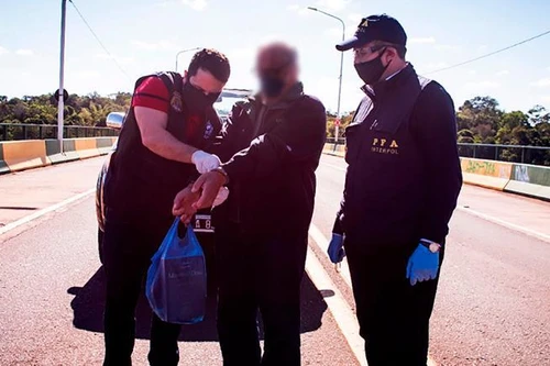 Phong tỏa càng chặt, tội phạm trốn truy nã càng lộ 