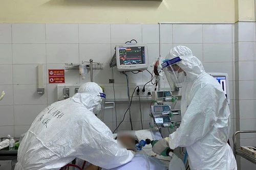 Bệnh viện Chợ Rẫy TP.HCM chi viện đội ngũ tinh nhuệ nhất tới điểm nóng Bắc Giang