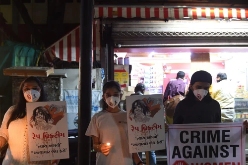 Chấn động vụ người cha Ấn Độ sát hại con gái 17 tuổi vì danh dự