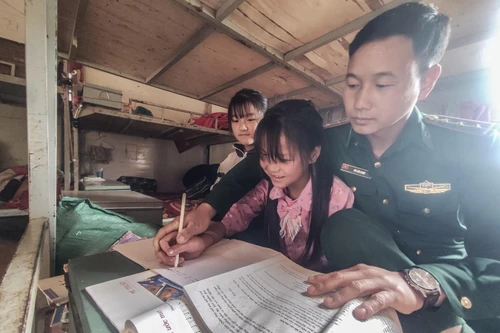 Những đứa con đặc biệt của người lính mang quân hàm xanh