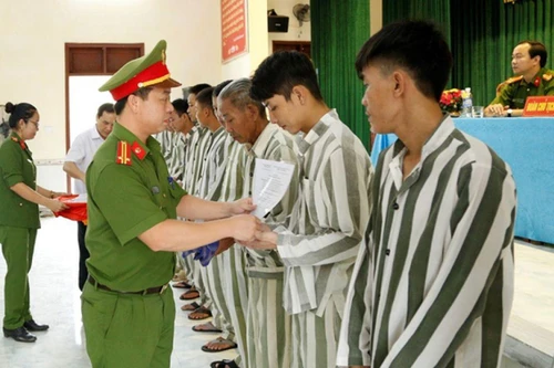 Để được tha tù trước thời hạn cần chấp hành ít nhất một nửa thời gian hình phạt