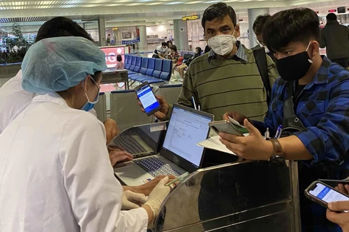 Tạm dừng các chuyến bay về Việt Nam từ vùng chủng biến thể mới của virus SARS-CoV-2 