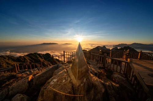 Mùa xuân lên đỉnh Fansipan 