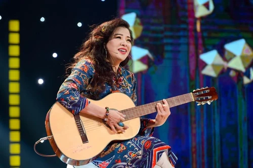 “Nữ hoàng nhạc Pháp” Thanh Hoa kể về thời chạy hơn 10 “sô” mỗi tối 