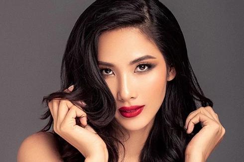 [ẢNH] Hành trình "vịt hóa thiên nga" đầy ấn tượng của "chân dài xứ Thanh" Hoàng Thùy