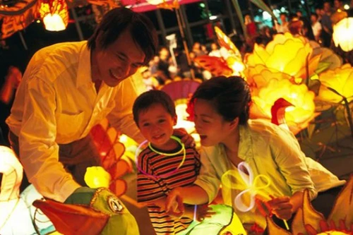 Đêm hội trăng rằm hướng về biển đảo