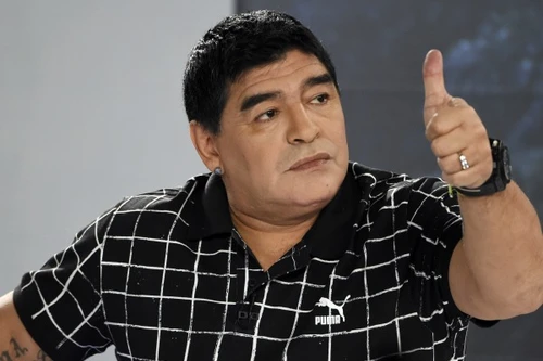 Túng bấn, Maradona đưa vợ cũ ra tòa