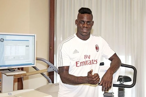 AC Milan quyết đưa "siêu quậy" Balotelli vào khuôn khổ