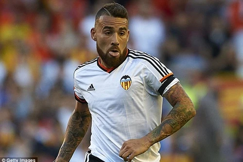 Manchester City hớt tay trên Otamendi của Manchester United?