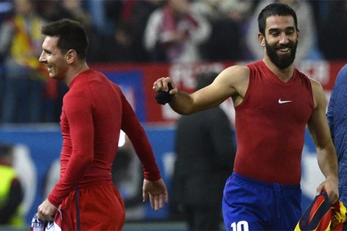 Messi gây "sốc" khi đề nghị dành áo số 10 cho Turan