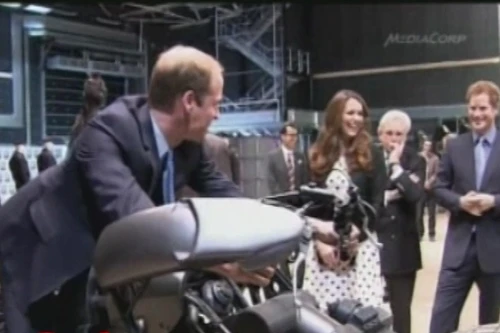 Hoàng tử Anh thăm phim trường quay Harry Potter và Batman