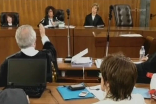 Cựu Thủ tướng Berlusconi đối mặt 6 năm tù giam