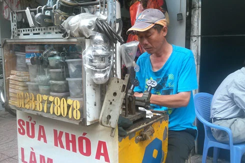 Hà Nội có những thứ nghề rất lạ!