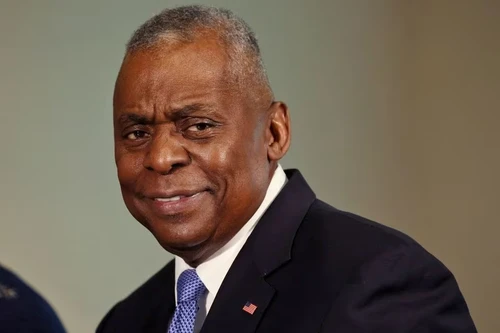 Bộ trưởng Quốc phòng Mỹ hủy công du nước ngoài sau tái nhập viện