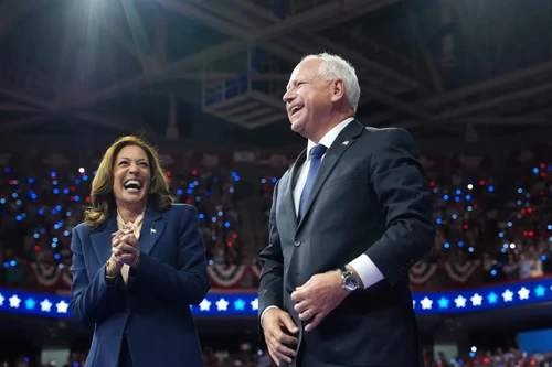 Thống đốc Minnesota Tim Walz được chọn làm 'phó tướng' cho bà Kamala Harris