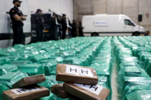 Cựu cảnh sát kinh tế hàng đầu Tây Ban Nha giấu 20 triệu euro trong tường nhà