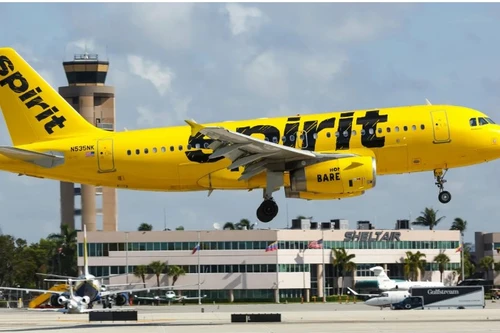 Dò theo hành lý thất lạc, hành khách phát hiện vali ở nhà… nhân viên sân bay