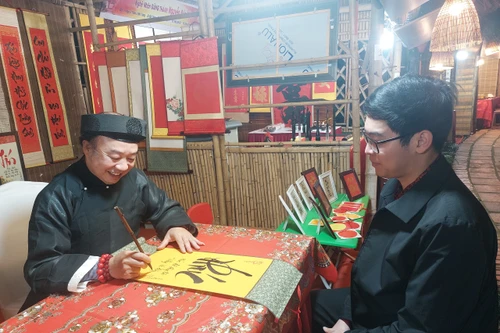 Khai mạc Hội chữ Xuân Giáp Thìn 2024 tại Văn Miếu Quốc Tử Giám