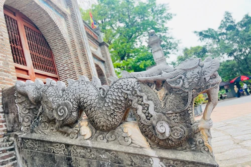 Những điều chưa biết về cặp rồng đá thành bậc ở đền Thượng Cổ Loa vừa trở thành Bảo vật quốc gia 