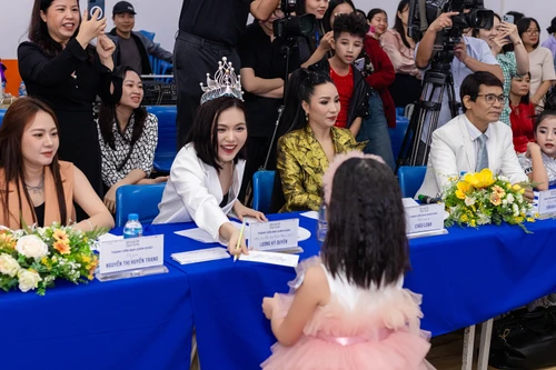 Hoa hậu Lương Kỳ Duyên làm giám khảo Cuộc thi Siêu mẫu nhí toàn năng