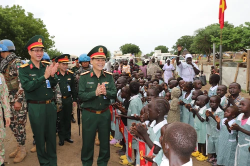 Đội công binh Việt Nam xây tặng lớp học và bếp ăn cho người dân ở người dân ở Abyei